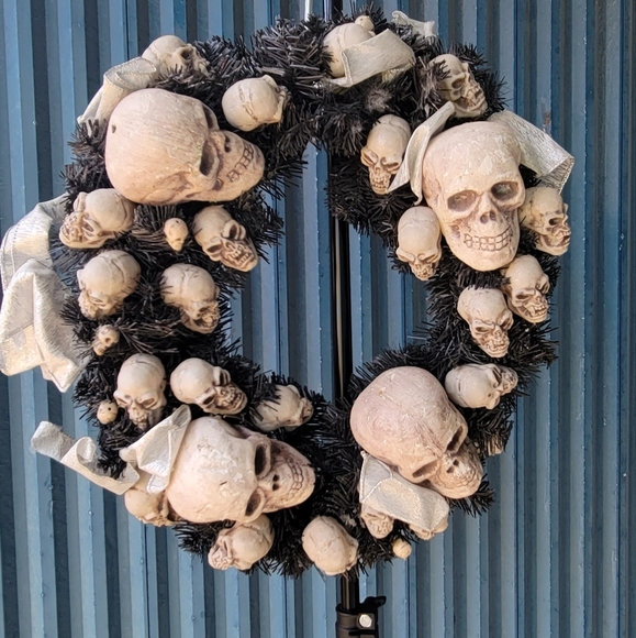 Skull Wreath Decoration Door Hanging TabletopCelebration Decor! Halloween goth - Picture 7 of 10